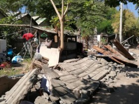 【蜗牛扑克】印尼震后救援艰难展开 救援缺少设备只能靠手挖
