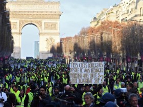 【蜗牛棋牌】法国连续第4周爆发骚乱:12.5万人参与 1723人被拘