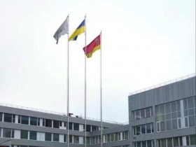 【蜗牛棋牌】切尔诺贝利核电站前重新升起乌克兰国旗