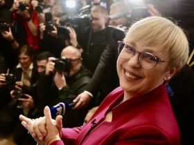 【蜗牛棋牌】美媒：斯洛文尼亚当选女总统是摩托车发烧友