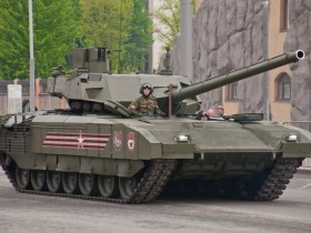 【蜗牛棋牌】“地表最强坦克”现身乌克兰