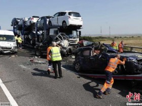 【蜗牛扑克】德国发生10车相撞特大交通事故 致4人死多人重伤