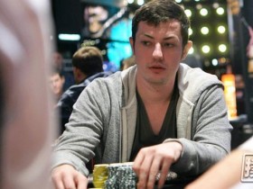 【蜗牛扑克】俄罗斯牌手弃掉四条,Tom Dwan当场傻眼