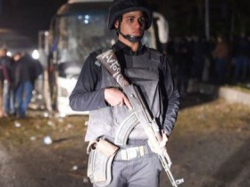 【蜗牛棋牌】游客遭炸弹袭击 埃及安全部队击毙40可疑武装分子