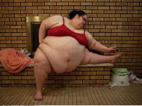 【蜗牛棋牌】美国人10余年来变得更胖更矮 法媒：这并不意外