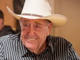 【蜗牛棋牌】Doyle Brunson接到警探奇怪电话,说有人告他威胁恐吓