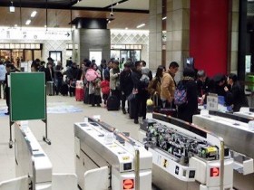 【蜗牛棋牌】日本新干线因地震困隧道 280名乘客淡定等半小时