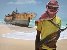 【蜗牛棋牌】西非海盗再次作案 6名俄罗斯船员被绑架