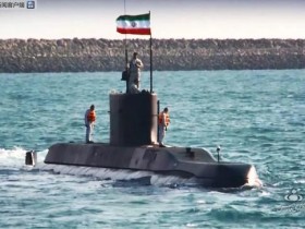 【蜗牛棋牌】伊朗展示最新型“征服者”潜艇 总统参加服役仪式