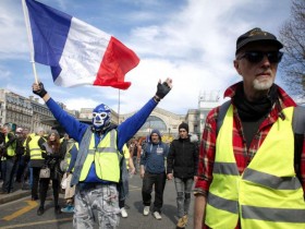 【蜗牛棋牌】法国“黄马甲”举行第20周示威抗议 参与人数再降