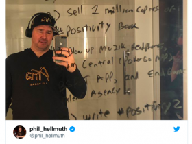 【蜗牛棋牌】Phil Hellmuth给出2019个人奋斗目标:今年夏天计划赢获3条金手链