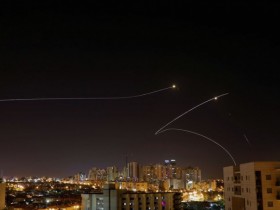 【蜗牛棋牌】250枚火箭弹从加沙飞向以色列 以方报复性空袭