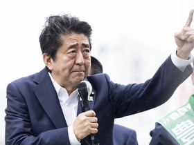 【蜗牛棋牌】日本参议院选战各党展开激战 安倍到地方拉票