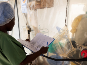 【蜗牛棋牌】乌干达边境新发现的埃博拉病毒感染者已确认死亡