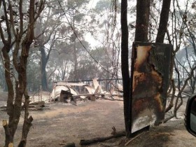 【蜗牛棋牌】澳大利亚维多利亚州山林起火 至少17人失踪