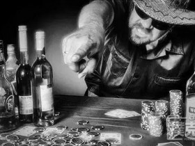 【蜗牛棋牌】德州扑克牌手打好松凶谈何容易!