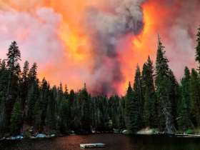 【蜗牛棋牌】美加州山火规模破纪录 当地官员:山火季节还没到