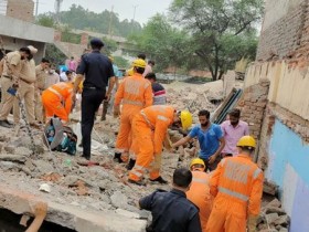 【蜗牛棋牌】印度旁遮普邦一建筑物倒塌 致4死4伤