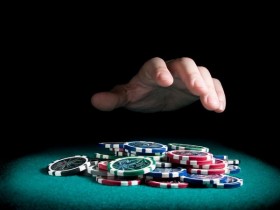【蜗牛棋牌】德州扑克让我们来谈谈牌桌上做决定的思维