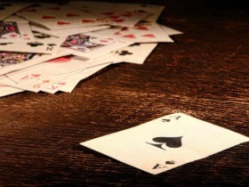 【蜗牛棋牌】德州扑克选择全职还是第二份收入来源？