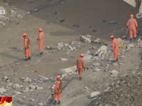 【蜗牛棋牌】印度冰川断裂引发山洪 已找到54具遇难者遗体