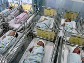 【蜗牛棋牌】新加坡生育率2020年降到历史最低水平