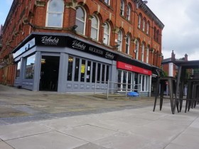 【蜗牛棋牌】英国26名牌手因参加非法扑克比赛被罚