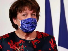 【蜗牛棋牌】法国文化部长因新冠肺炎入院后已开始吸氧