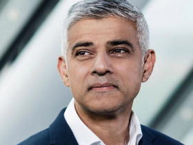 【蜗牛棋牌】萨迪克-汗成功连任英国伦敦市长