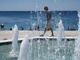 【蜗牛棋牌】希腊超40℃高温天气还将持续一周 官方部署防火防暑