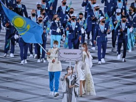 【蜗牛棋牌】哈萨克斯坦奥运女旗手颜值折服网友：这装束太仙了