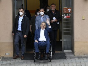 【蜗牛棋牌】捷克总统泽曼出院 住院期间进行了多项身体检查