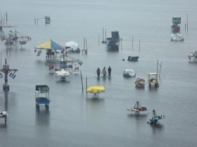 【蜗牛棋牌】外媒:印度南部和斯里兰卡遭暴雨袭击 至少41人死亡