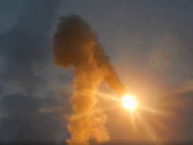 【蜗牛棋牌】俄罗斯从克里米亚发射超音速导弹 摧毁乌克兰燃料库