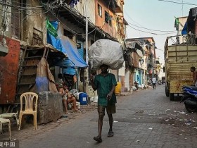 【蜗牛棋牌】孟买贫民窟里的年轻人，这话很扎心