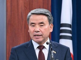 【蜗牛棋牌】韩国国防部长：应明确“朝鲜政权和朝鲜军队是敌方”