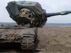 【蜗牛棋牌】惨！乌军“豹2A4”坦克“头首分离”