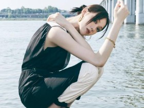 【蜗牛棋牌】韩国女艺人李圣经最新《allure》杂志写真