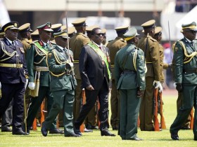 【蜗牛棋牌】津巴布韦当选总统姆南加古瓦宣誓就职