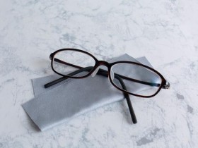 【蜗牛棋牌】法媒：价格便宜还环保，法国买二手眼镜获医保补贴