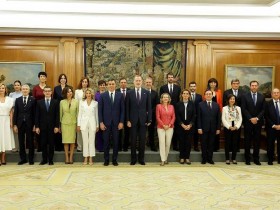 【蜗牛棋牌】西班牙四位新副首相均为女性