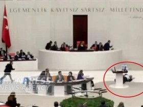 【蜗牛棋牌】怒斥以色列后突发心脏病倒地，土耳其议员抢救无效身亡