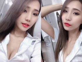 【蜗牛棋牌】正妹「韻霏Anita」化身爆乳女護士,拉鍊下拉畫面太誘人!