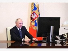 【蜗牛棋牌】俄罗斯总统选举正式投票，普京进行线上投票