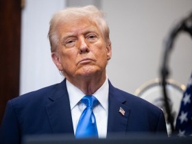 【蜗牛棋牌】特朗普称希望继续在布达佩斯与普京会晤