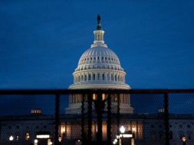 【蜗牛棋牌】美参议院批准强制公开爱泼斯坦案文件