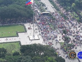 【蜗牛棋牌】菲律宾12万抗议者施压马科斯政府,要求对防洪工程腐败丑闻彻查问责