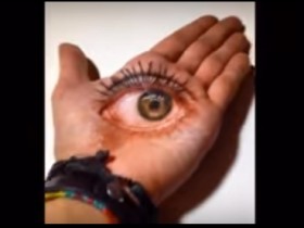 【蜗牛棋牌】只剩下骨頭的手掌!人體彩繪真實的太恐怖啦!