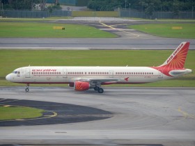 【蜗牛棋牌】印航一飞行员“酒驾”未遂 加方要求查改