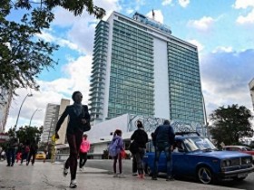 【蜗牛棋牌】古巴外长:美经济封锁致古巴一年损失超70亿美元